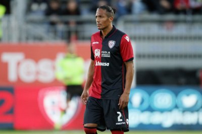 ألفيش يشيد بنصائح كريستيانو رونالدو للانضمام الى كالياري الايطالي