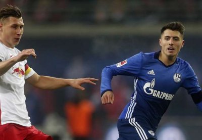 البوندسليغا | لايبزيغ ينقض من جديد على الصدارة بفوز مثير على شالكة