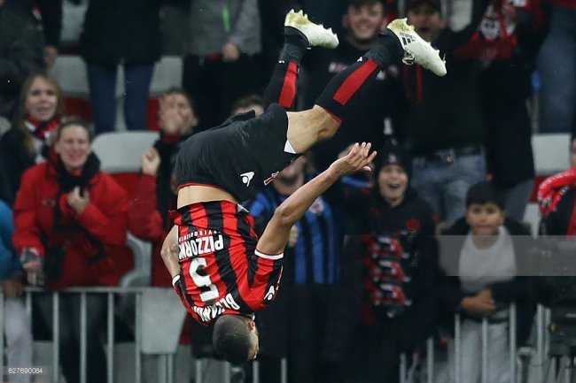 بلهندة  لمعلم  يسجل مجددا على طريقة الكبار