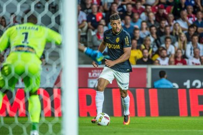 بنعطية ودرار يتقدمان خطوة على درب الأبطال