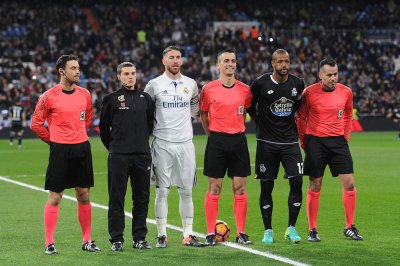 مدرب لاكورونيا يلوم الحكم