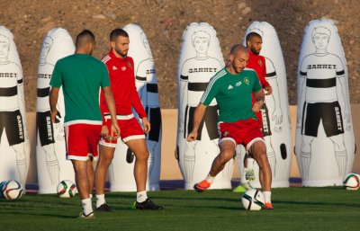 بالصورة ..الأسود يتوجهون لخوض أولى الحصص التدريبية