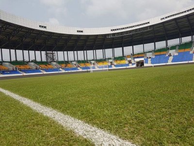 بالصور ..ملعب أوييم الذي سيحتضن مباريات المنتخب الوطني في حلة جديدة