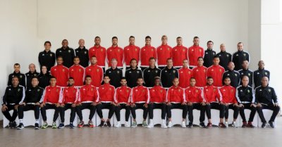 صورة رسمية ووداع الأسود للإمارات