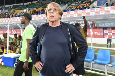 هنا أوييم: لوروا ل المنتخب : هنيئا لتلميذي وعتابي لهذا الشخص