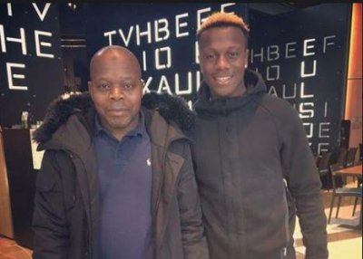 هذا الرجل لا يريد لمنديل الذهاب للمونديال؟