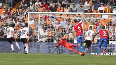 بطولة اسبانيا: الحدادي ينقذ فالنسيا من الخسارة