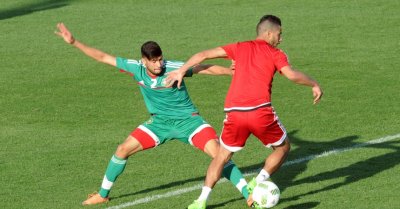 هيرفي رونار اجرى حصة تدريبية مشتركة بين المنتخبين الأول والمحلي