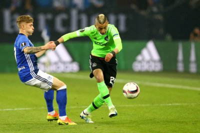 زياش يقود أجاكس لنصف نهائي الأوروليغ