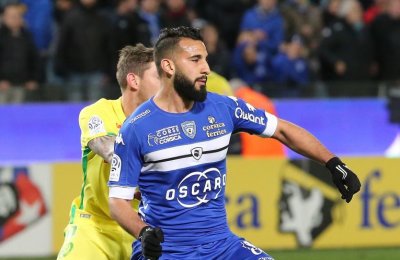 الكوثري يرى الأحمر ويقترب من النزول