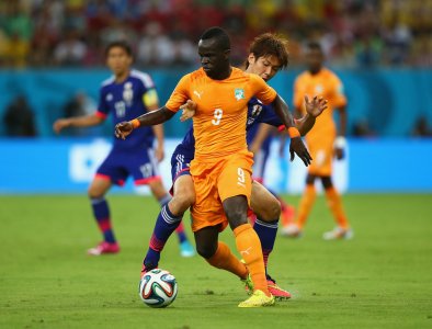 وفاة شيخ تيوتي اللاعب السابق لمنتخب كوت ديفوار عن 30 عاما