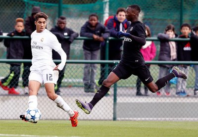 لهذا السبب ألافيس يتريث في صفقة حاكيمي