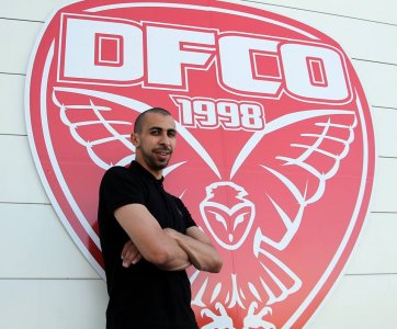 شفيق ل المنتخب من مكة:سألحق بتداريب ديجون بعد إنهاء العمرة