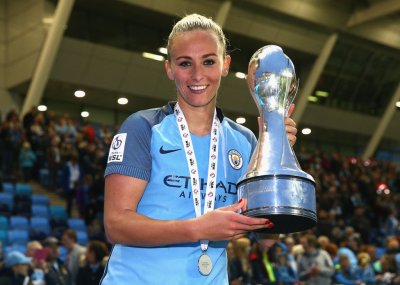 برشلونة يضم نجمة مانشستر سيتي الحسناء