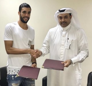 أم صلال يضم لاعبًا مغربيًا آخر