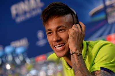 نيمار الى باريس سان جرمان في اغلى صفق كروية في التاريخ