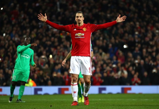 مورينيو يلمح لإمكانية عودة إبراهيموفيتش لمانشستر