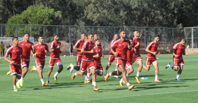 اسئلة كالمطارق فوق رأس رونار