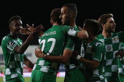 أبرهون سقط بالثلاثية