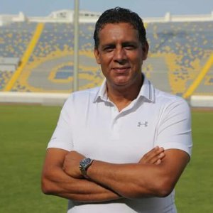 الحداوي مرشح لجائزة أفضل مدرب في الكرة الشاطئية في العالم