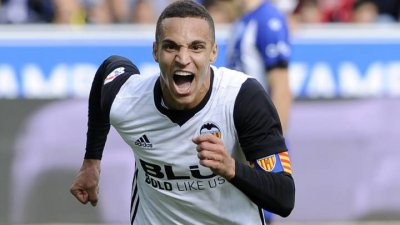 بطولة اسبانيا: بلنسية يحقق فوزه السادس على التوالي ويضغط على برشلونة