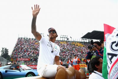 فورمولا واحد: هاميلتون يتوج بطلا للعالم للمرة الرابعة