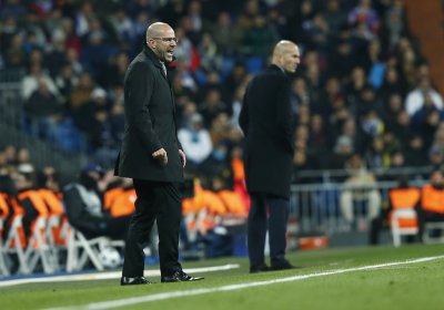 دورتموند يقيل بوس ويعين شتويغر مدربا للفريق