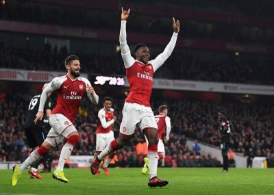 كأس العصبة: ارسنال الى نصف النهائي