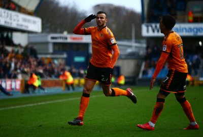 سايس يخطف الأضواء ويسجل هدفا عالميا