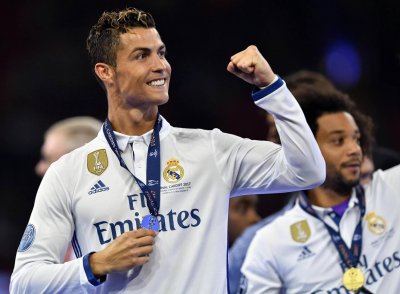 رونالدو يتلقى 3 عروض للرحيل عن ريال مدريد