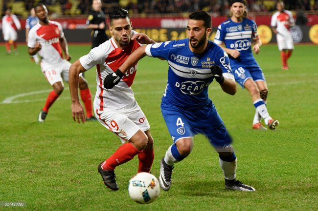 مدافع المنتخب المغربي إلتحق بالوداد البيضاوي