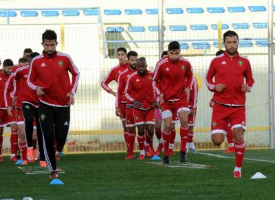 المنتخب الغيني يحرج المنتخب المحلي خلال الشوط الاول