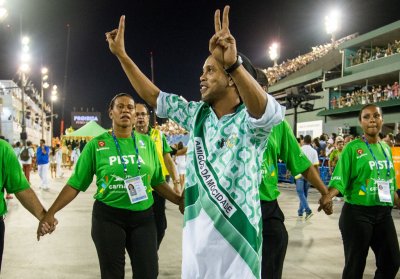 حفل اعتزال أسطوري للبرازيلي رونالدينيو