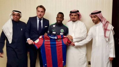 عصبة اللاعبين الاسبان تنتقد التحاق 9 سعوديين بأندية اسبانية