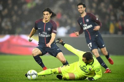 كافاني مزارع يتحول إلى هداف!!