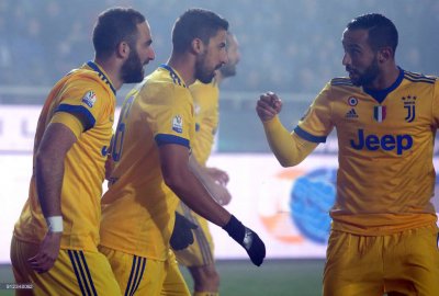 بنعطية يخطو باليوفي لنهائي كأس إيطاليا