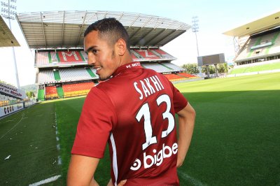 الساخي يتألق ويصنع هدفا مع أوكسير