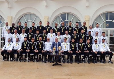 لقجع التقط صورة التتويج الأول