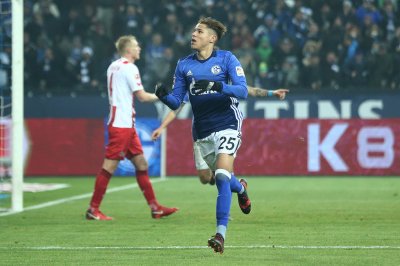 اليويفا تكافئ أمين حارث