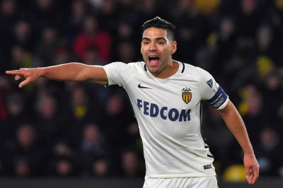 اصابة فالكاو تبعده من اسبوعين الى ثلاثة