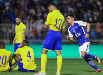 بنشرقي: لم يفاجئني اللعب أساسيا وسعيد بالهدف الأول