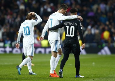 والد نيمار يهاجم منتقدي ابنه بعد الهزيمة أمام ريال