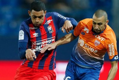 شفيق يستغني عن مقعده الرسمي