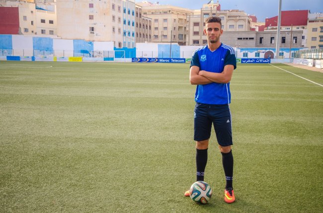 لاعب الحسيمة محمد أمين يتعرض لكسر