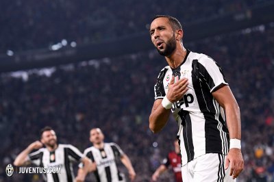 بنعطية يقود اليوفي في مباراة مجنونة بويمبلي