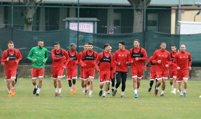 بالصور.. المنتخب الوطني يبدأ تحضيراته لمواجهة منتخب صربيا