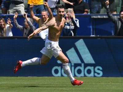 بداية رائعة لابراهيموفيتش في مباراته الأميركية الأولى