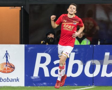 أيندوفن يقلب الطاولة على الإدريسي