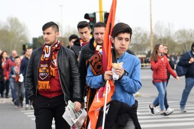 عصبة ابطال اوروبا: مشجعو روما يقفون في طوابير طيلة الليل للحصول على التذاكر