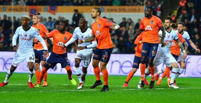 داكوسطا ينقض على الصدارة مؤقتا